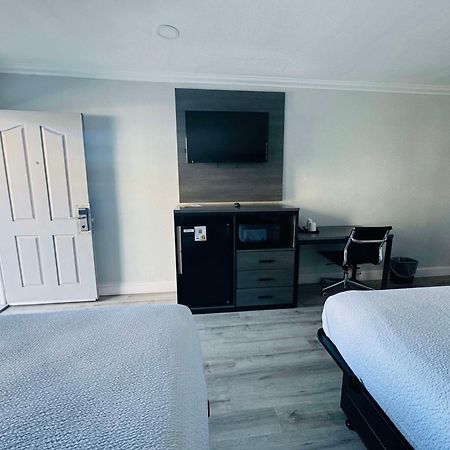 Surestay By Best Western Fresno Central Экстерьер фото