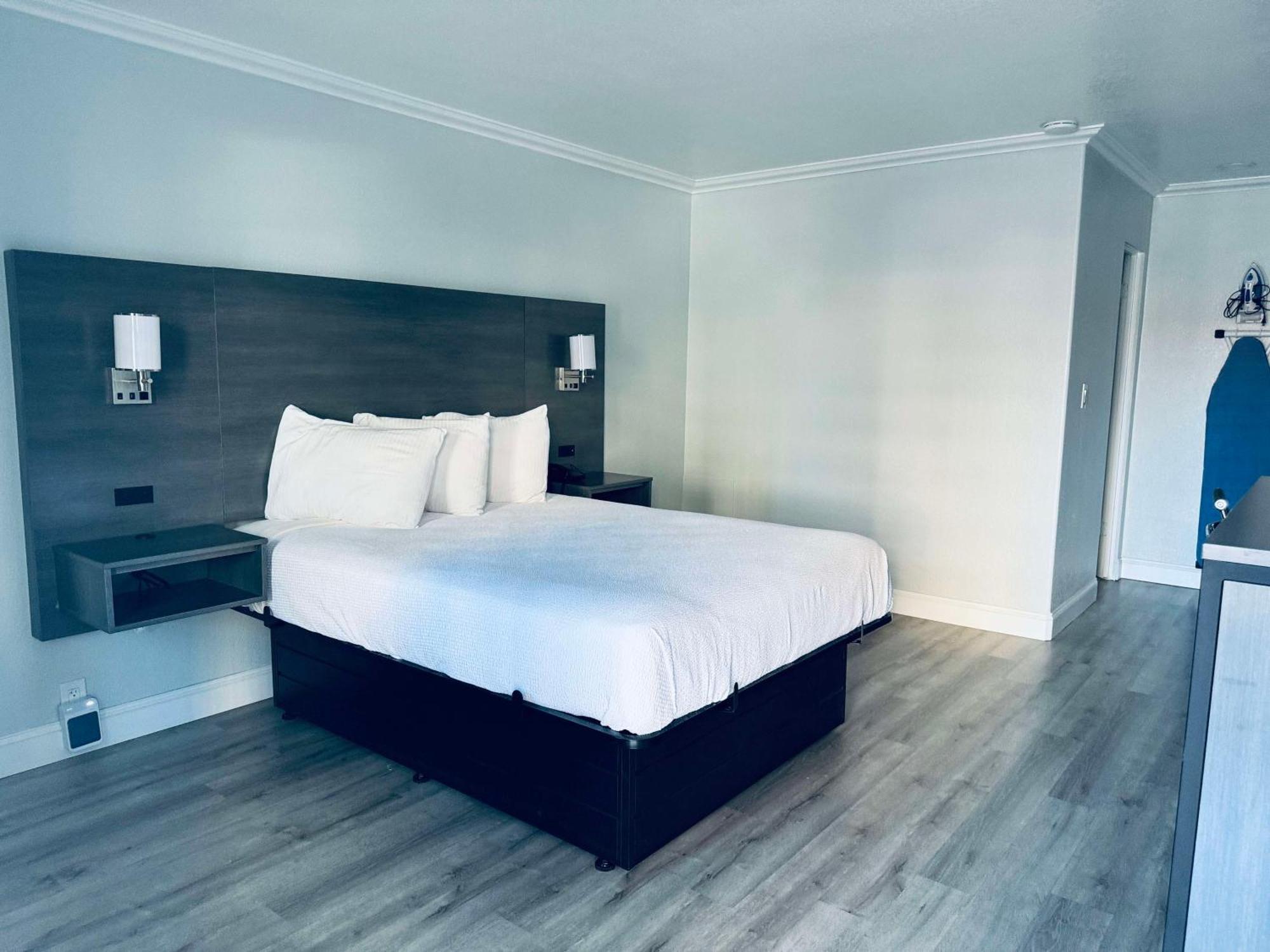 Surestay By Best Western Fresno Central Экстерьер фото