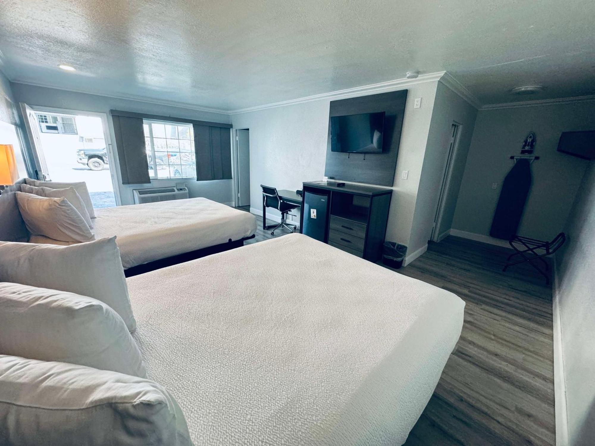 Surestay By Best Western Fresno Central Экстерьер фото
