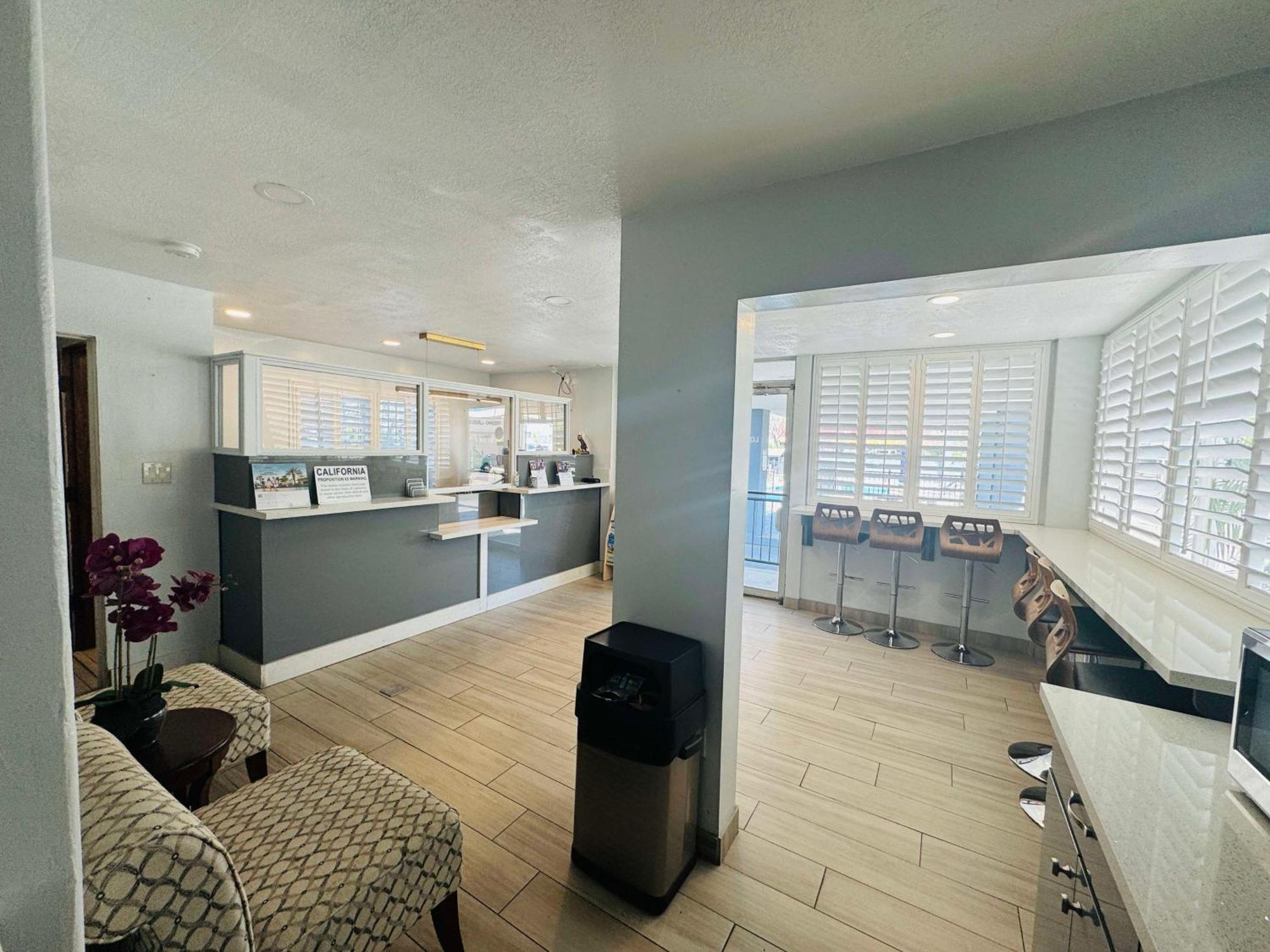 Surestay By Best Western Fresno Central Экстерьер фото