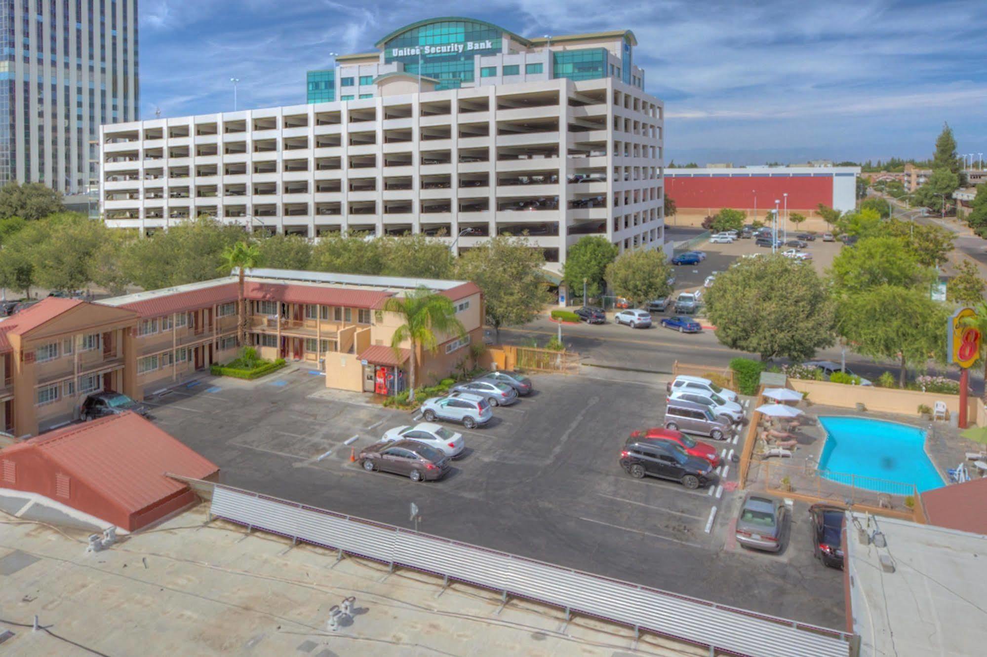 Surestay By Best Western Fresno Central Экстерьер фото